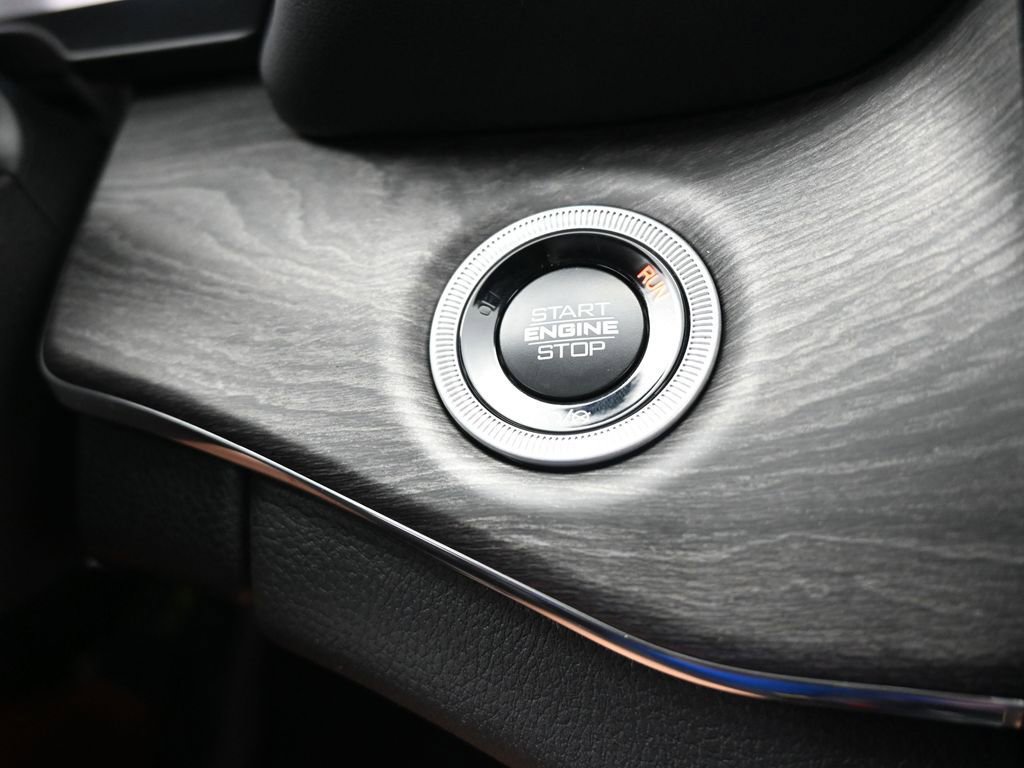 Used 2024 Jeep Grand Cherokee L Overland image 29