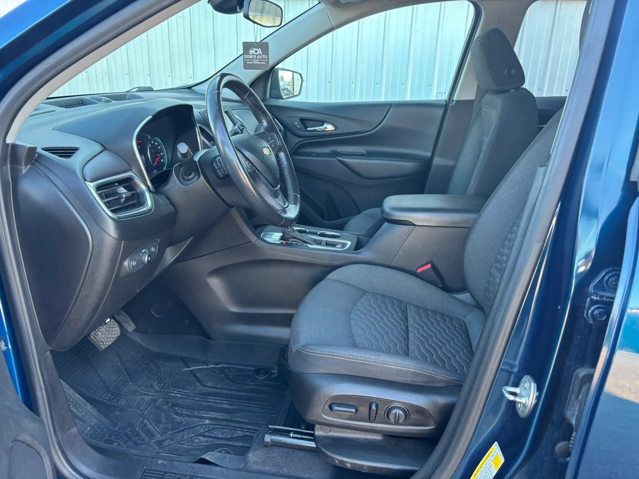 Used 2021 Chevrolet Equinox LT FWD image 19