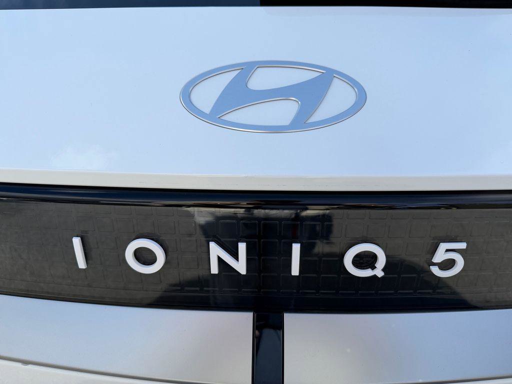 New 2026 Hyundai Ioniq 5 SE image 11