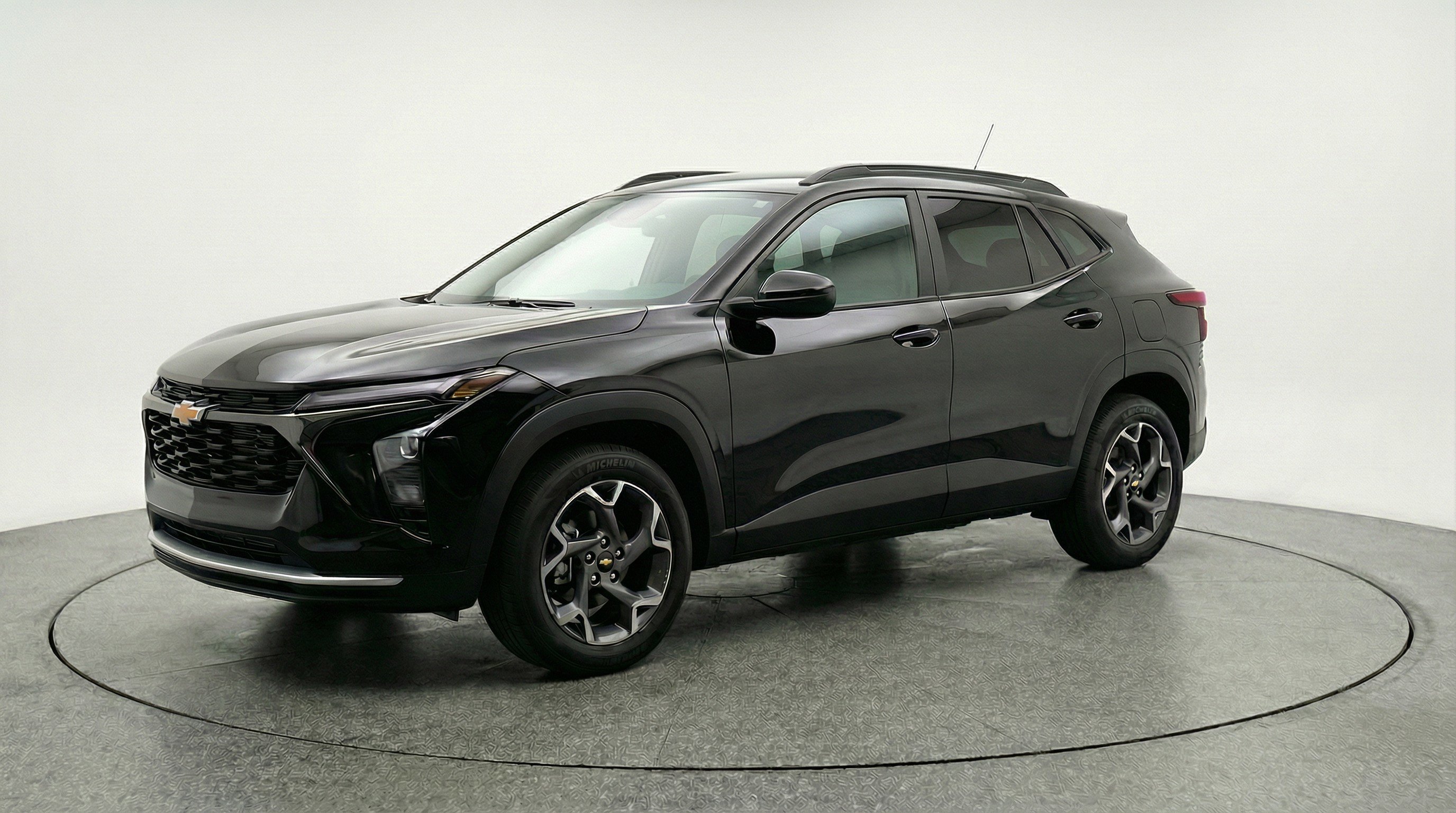 Used 2025 Chevrolet Trax LT w/ LT Convenience Package image 3