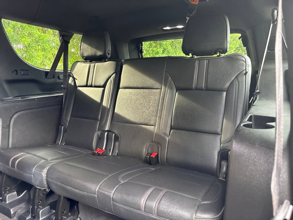 Used 2021 Chevrolet Suburban RST w/ Luxury Package RWD image 18