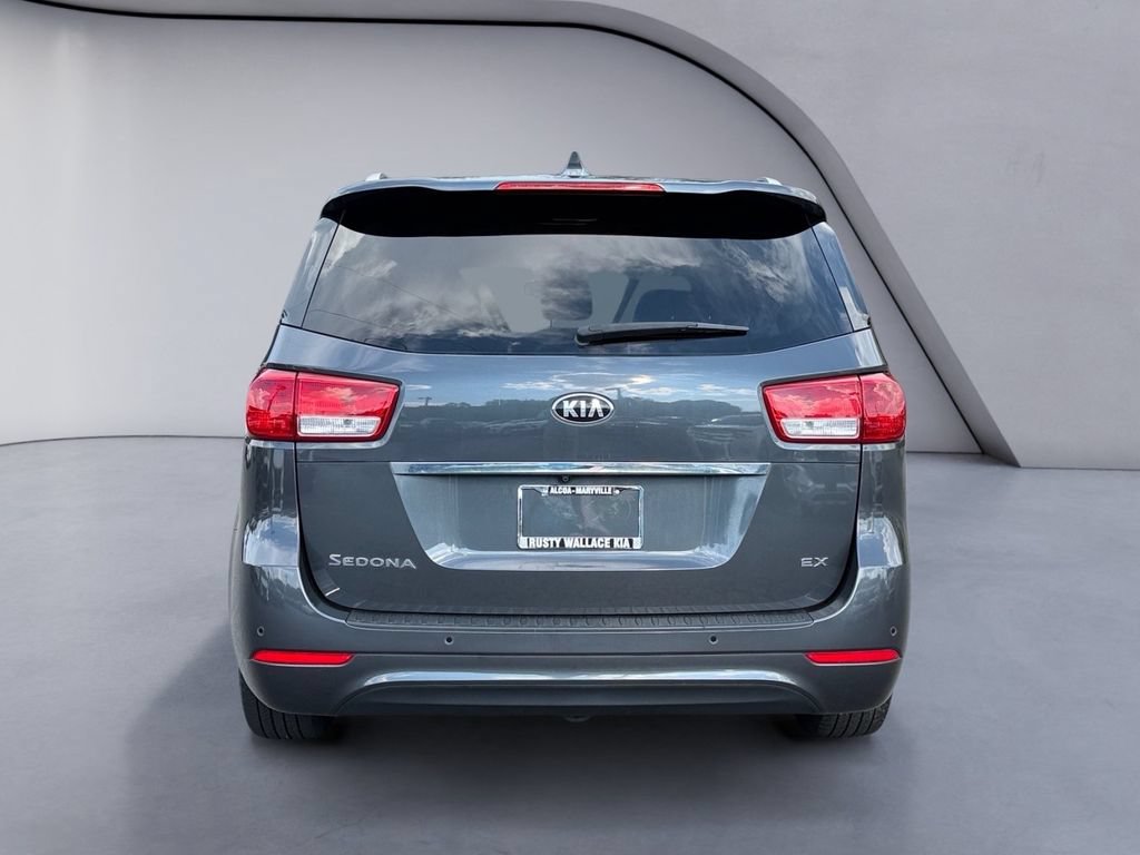 Used 2017 Kia Sedona EX FWD image 4