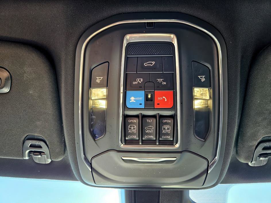 Used 2024 Jeep Wagoneer L 4WD w/ Premium Group I image 20