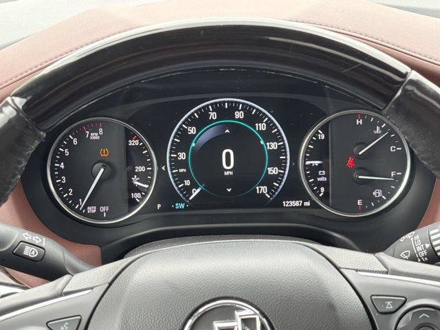 Used 2018 Buick Enclave Avenir w/ Avenir Technology Package AWD/4WD image 12