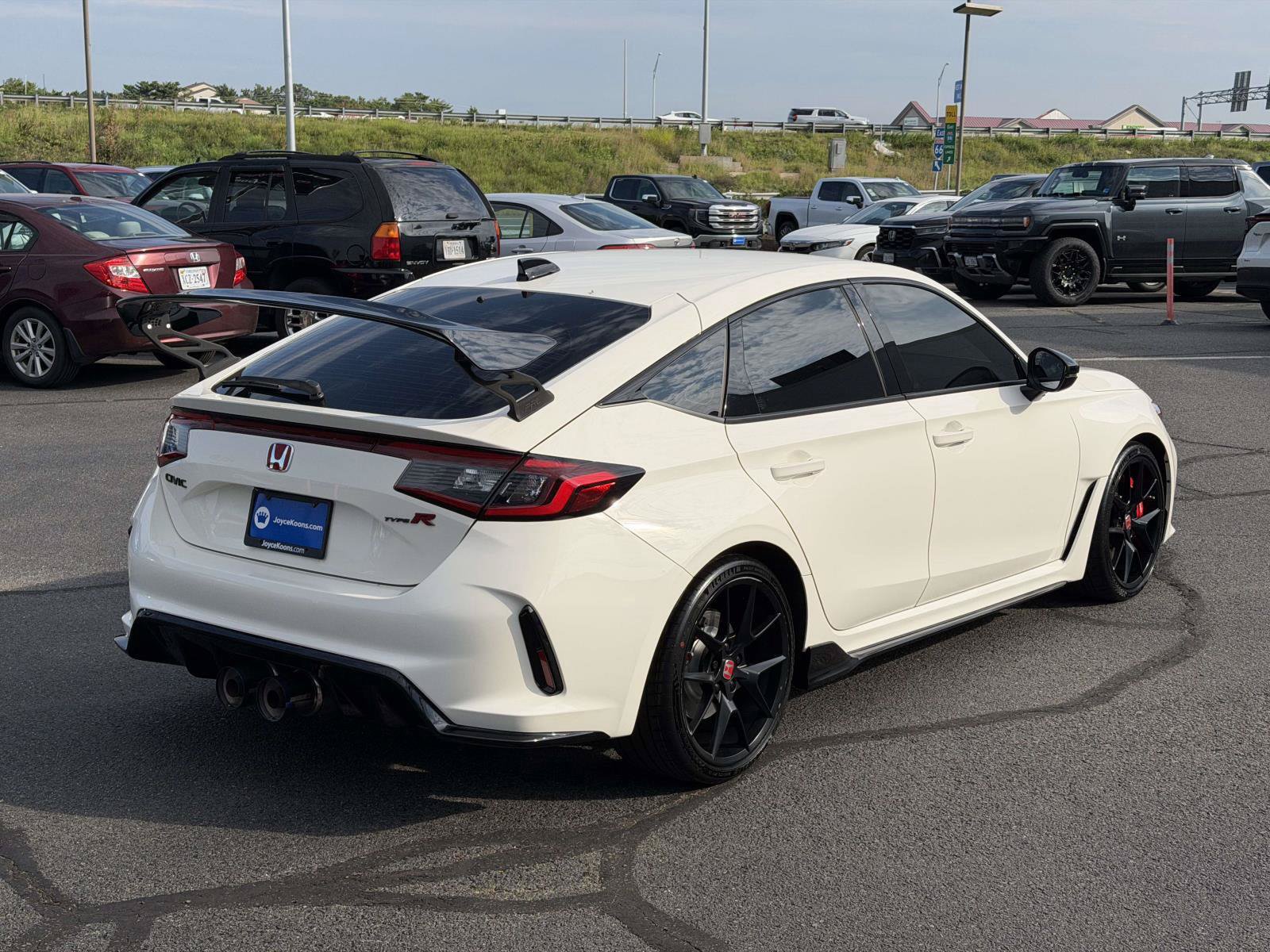 Used 2024 Honda Civic Type R image 2