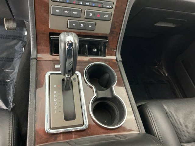 Used 2012 Lincoln Navigator 4WD image 18
