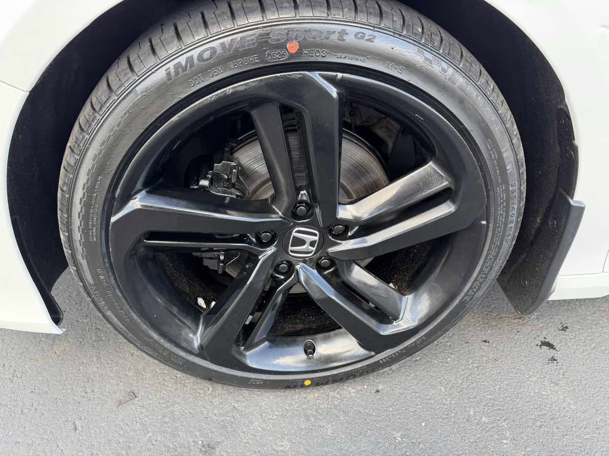 Used 2019 Honda Accord Sport image 9