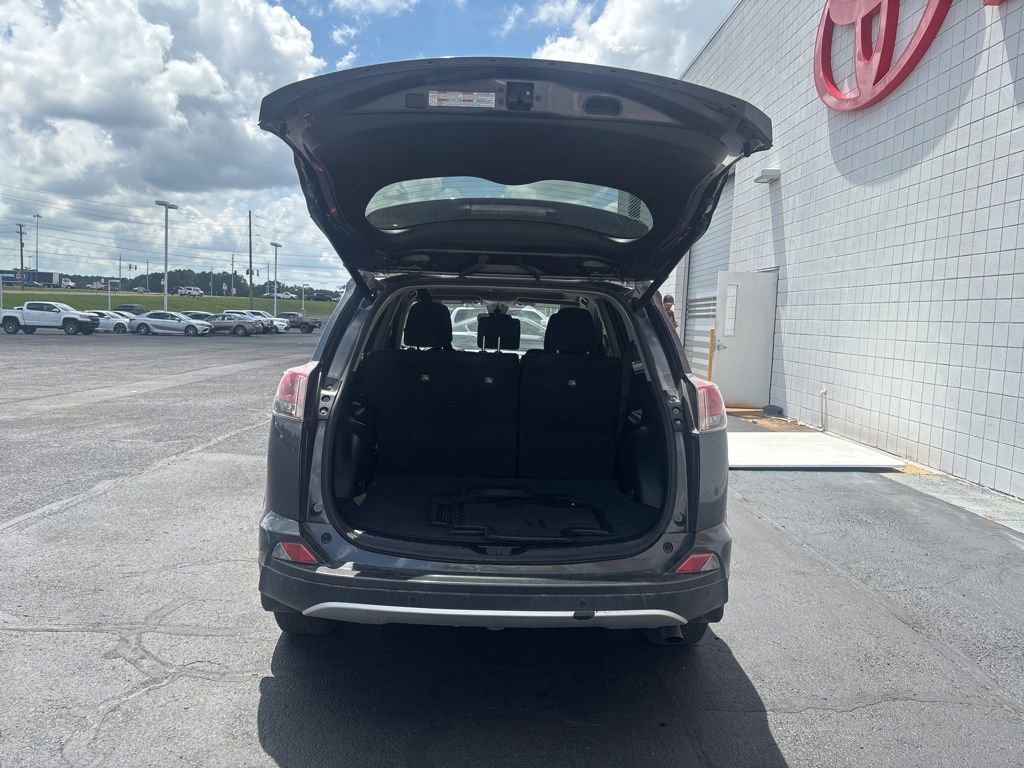 Used 2017 Toyota RAV4 XLE FWD image 30