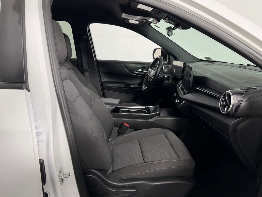 Used 2025 Chevrolet Equinox LT image 26