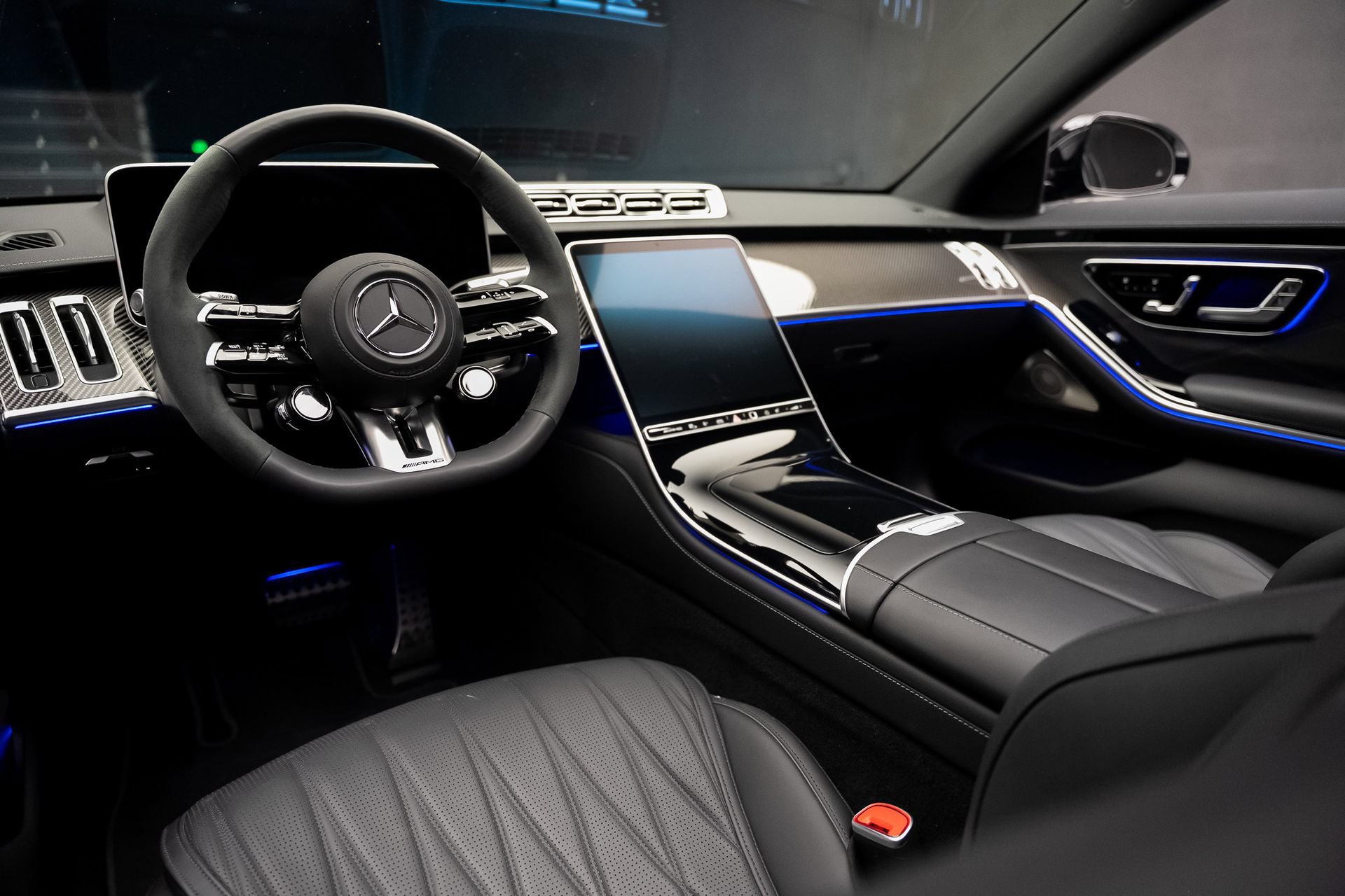 Used 2025 Mercedes-Benz S 63 AMG S image 2