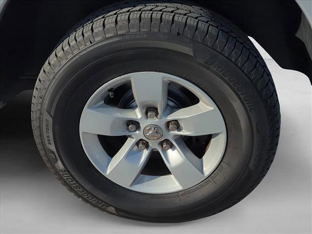 Used 2016 RAM 1500 Classic SLT RWD image 6