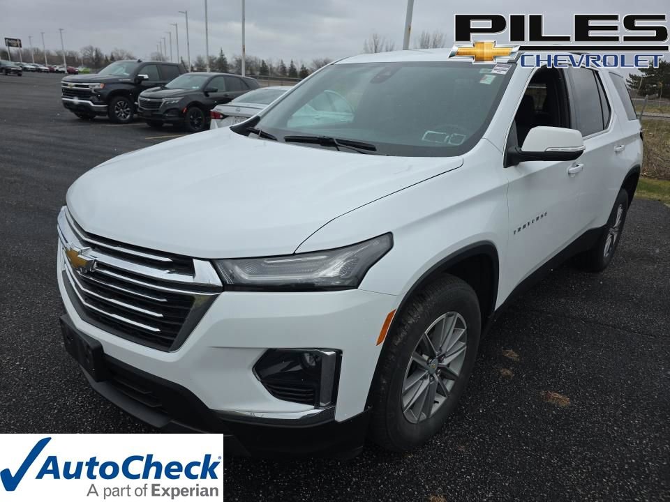 Used 2023 Chevrolet Traverse LT image 1
