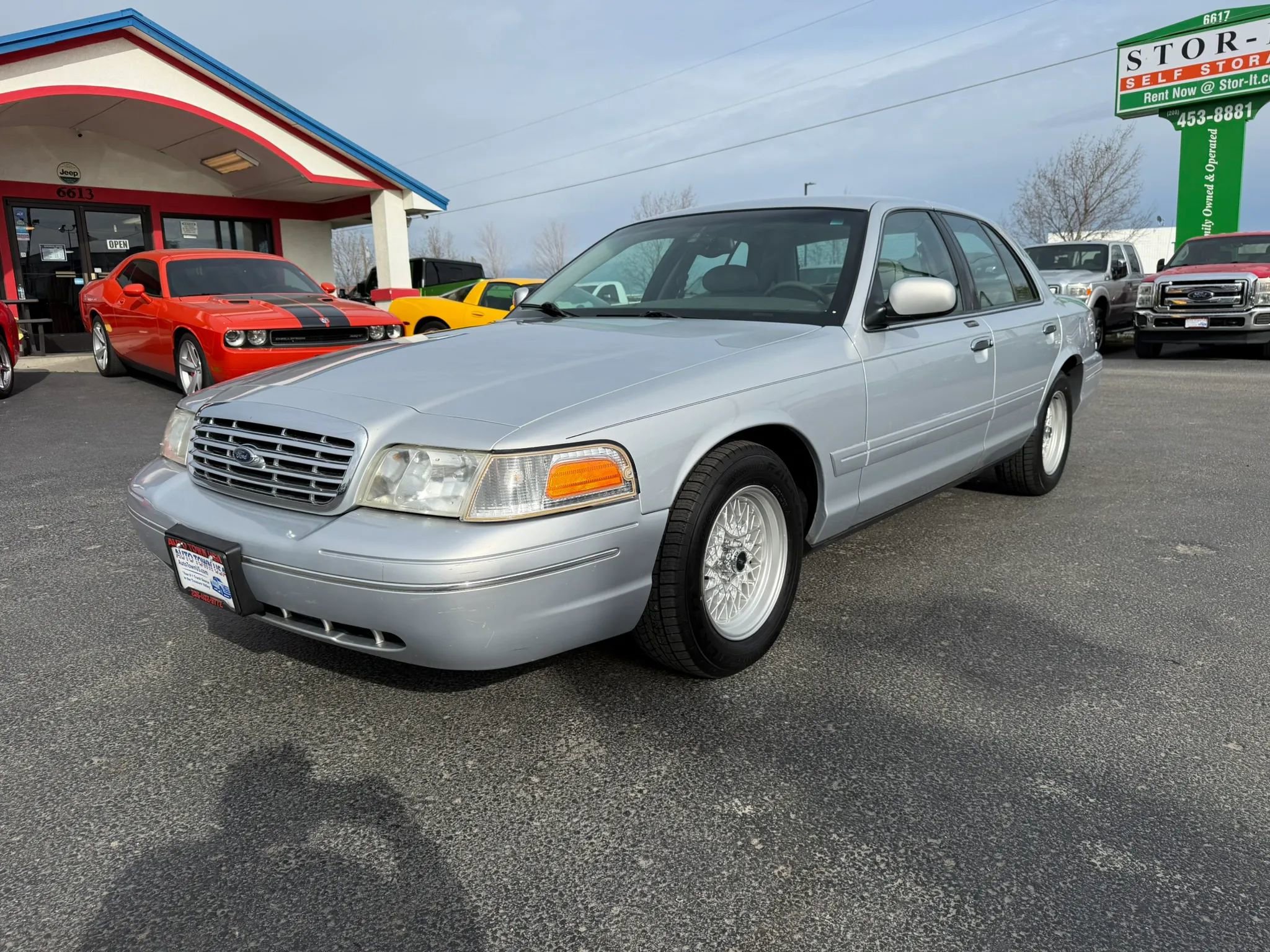 Used 2002 Ford Crown Victoria LX