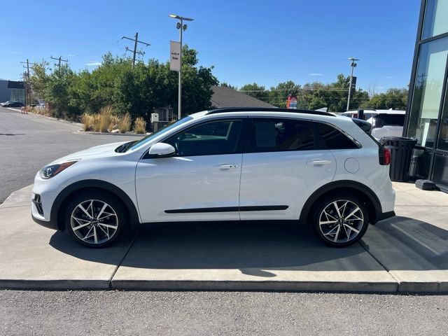 Used 2022 Kia Niro Touring Special Edition FWD image 4