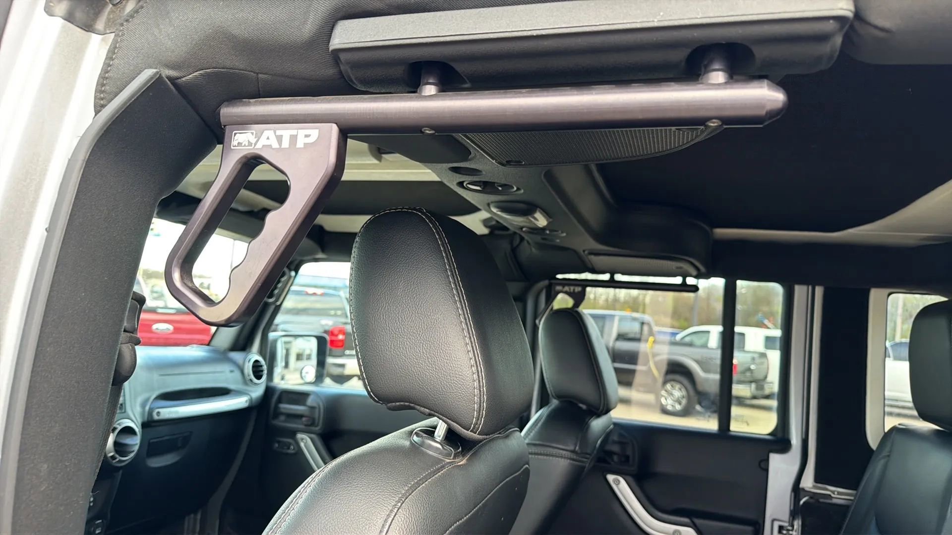 Used 2016 Jeep Wrangler Unlimited Rubicon image 50