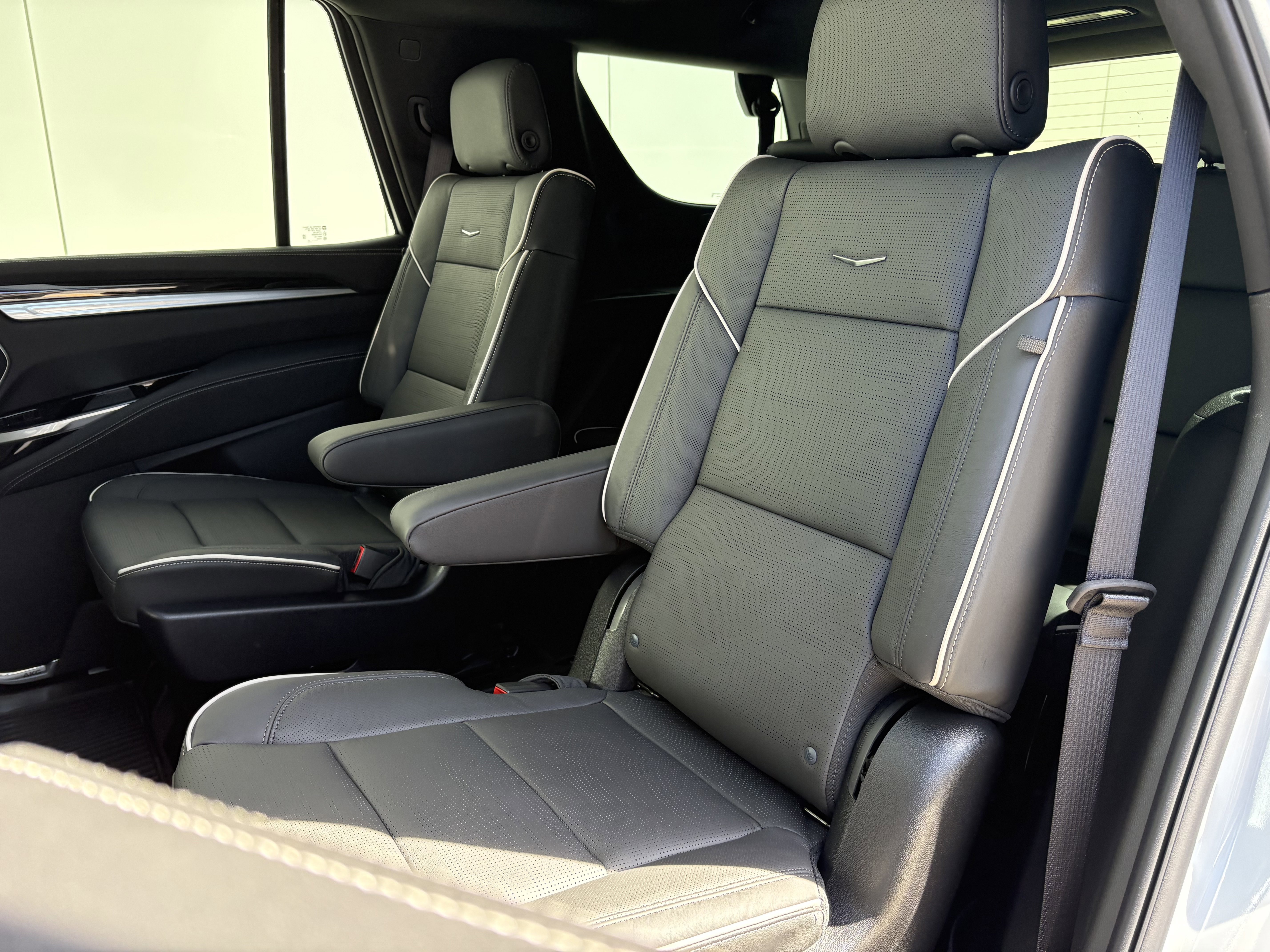 New 2026 Cadillac Escalade Luxury image 13