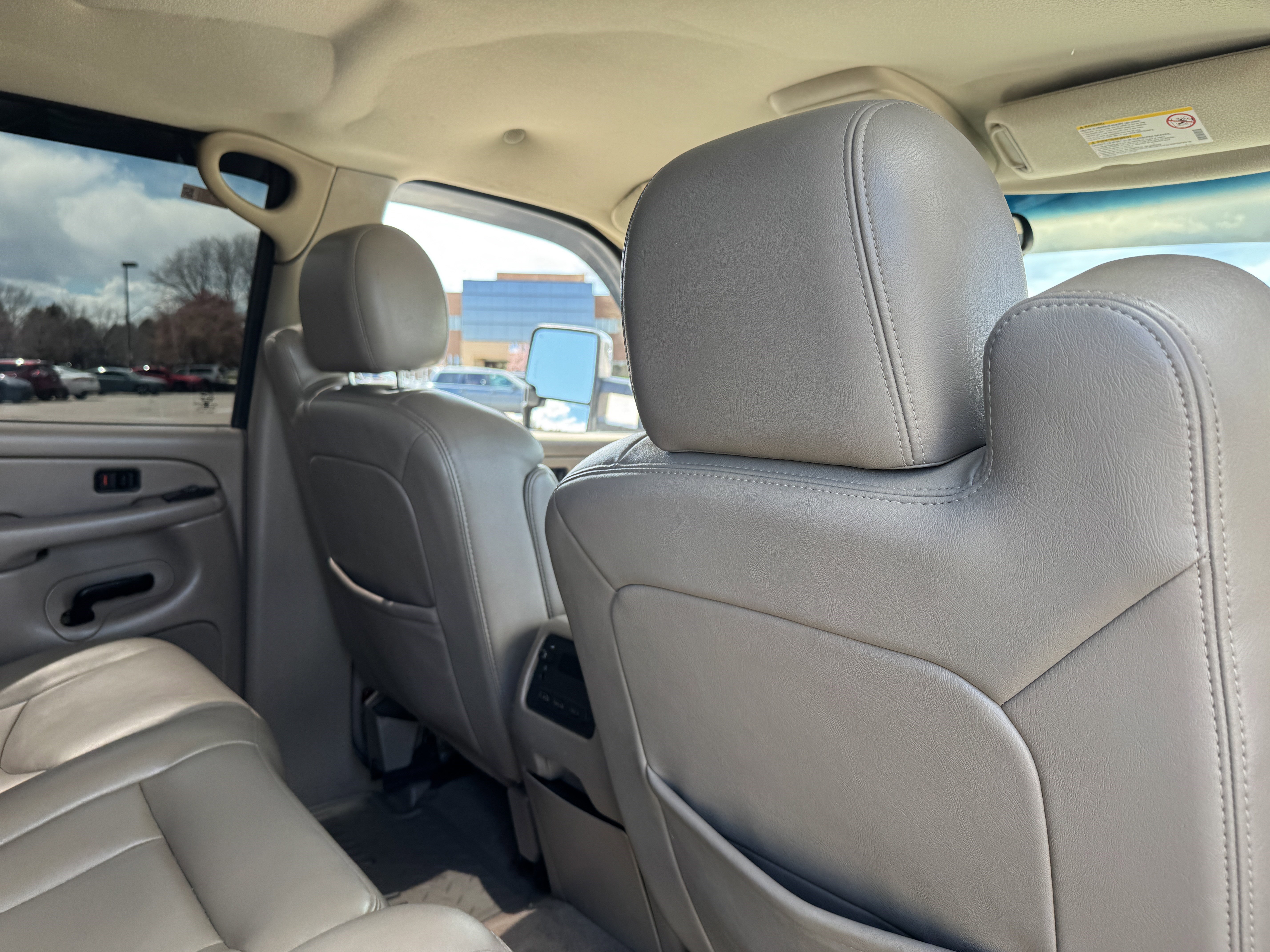 Used 2005 GMC Sierra 2500 SLT w/ Heavy-Duty Power Package image 18