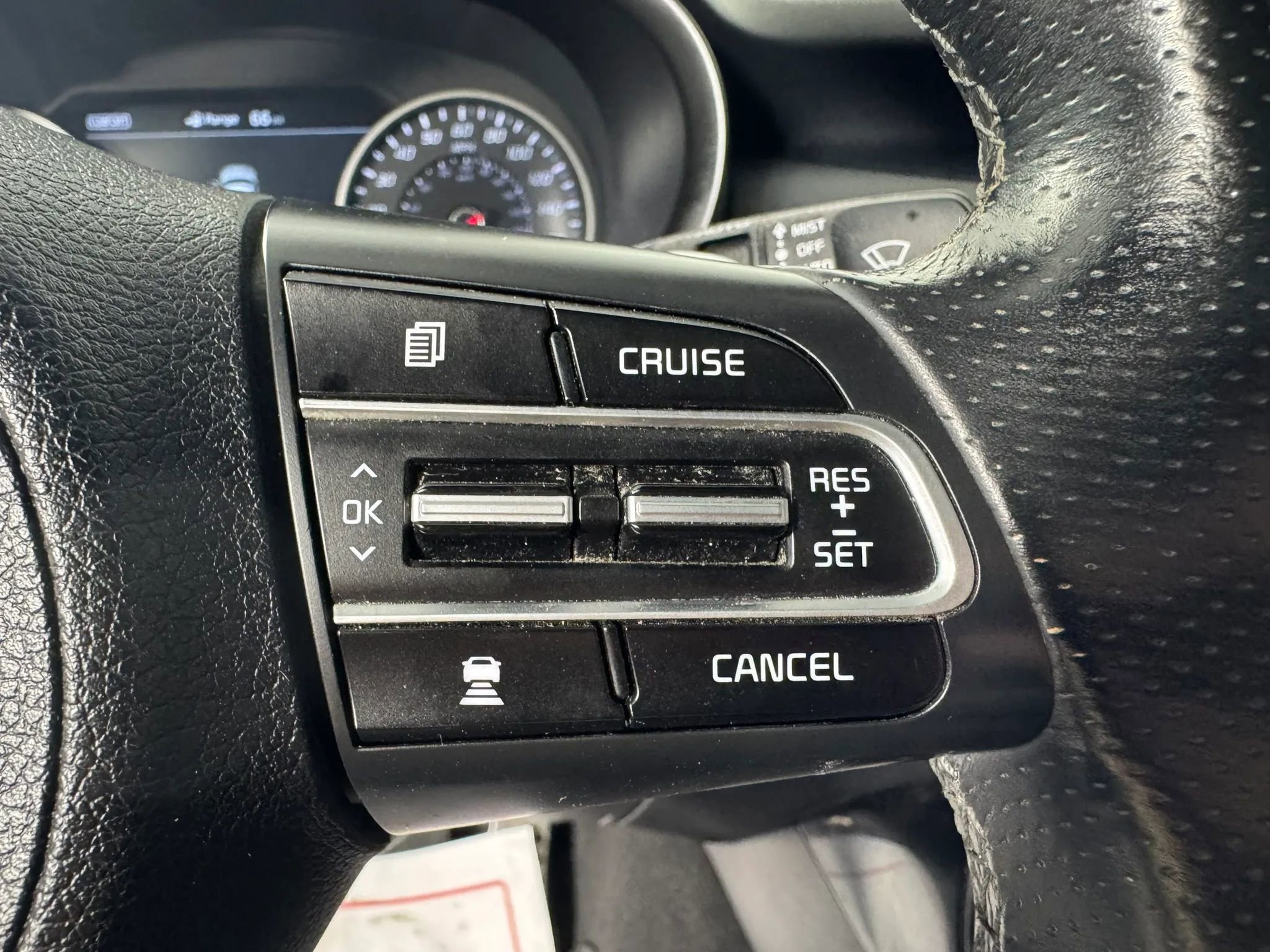 Used 2018 Kia Stinger GT2 AWD/4WD image 16
