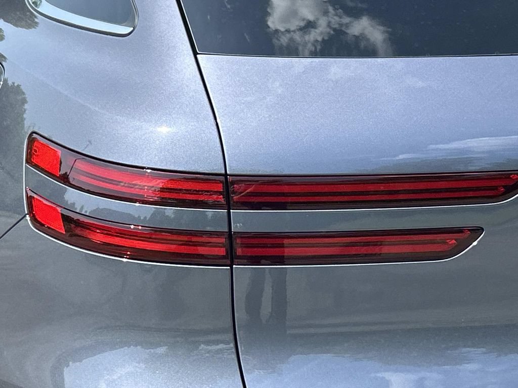 New 2027 Genesis GV70 2.5T Select AWD/4WD image 13