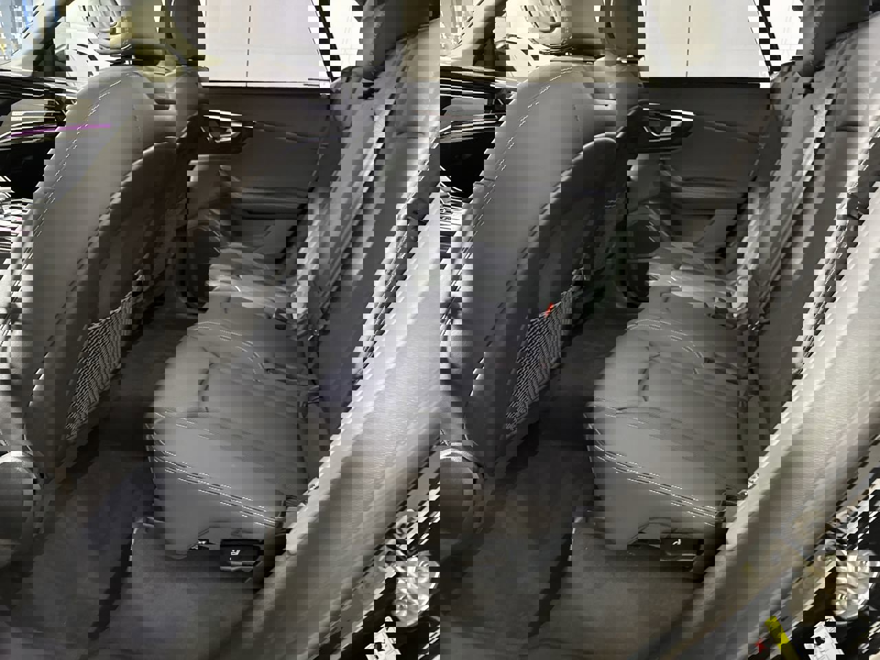 Used 2025 Audi Q8 Premium Plus w/ Premium Plus Package image 29