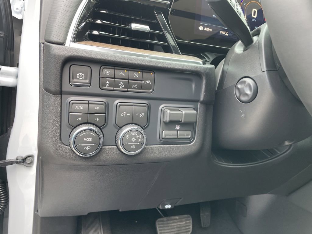 New 2026 Chevrolet Suburban High Country image 10