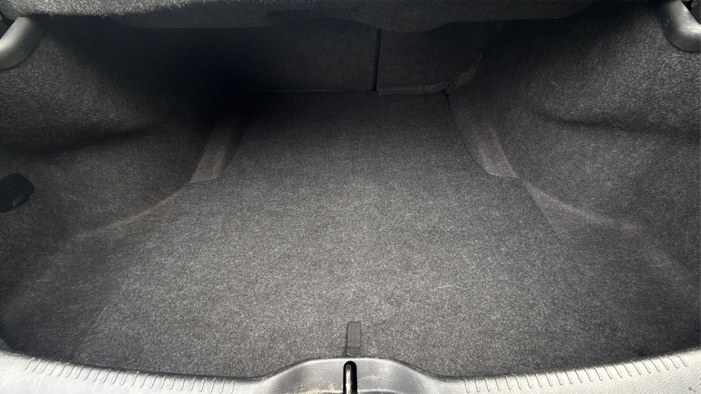 Used 2015 Chrysler 300 Limited RWD image 9