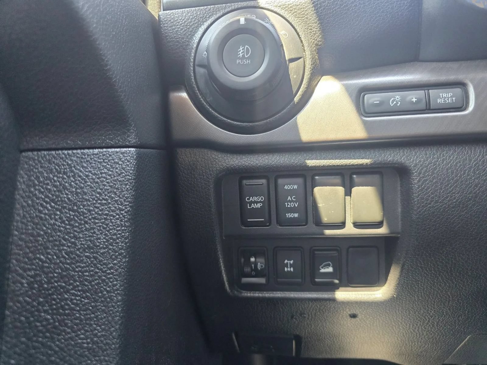 Used 2020 Nissan Titan PRO-4X AWD/4WD image 19