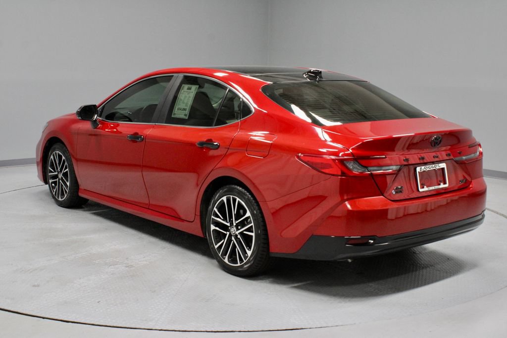Used 2025 Toyota Camry XLE AWD/4WD image 10