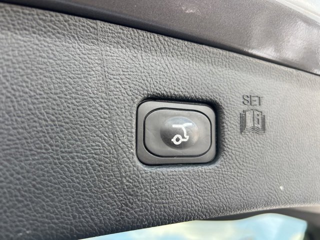 Certified 2023 Ford Edge ST-Line image 24