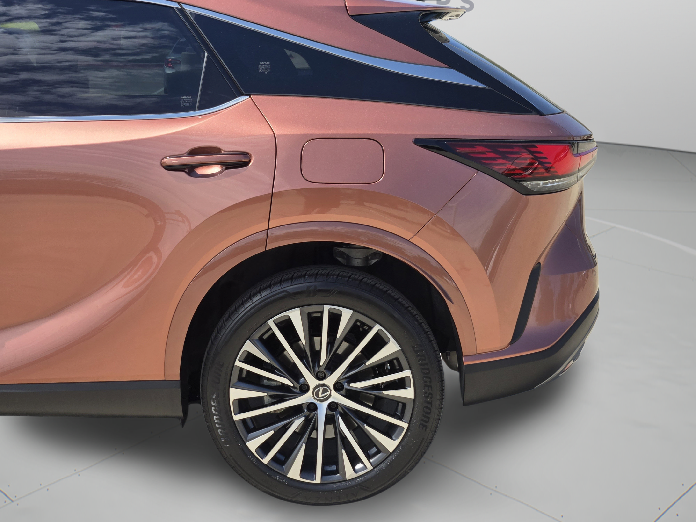Used 2025 Lexus RX 350 Premium Plus w/ Accessory Package (Z1) FWD image 33