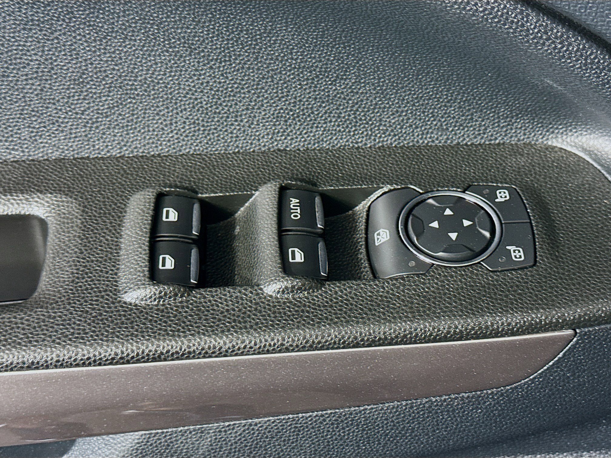 Used 2021 Ford EcoSport SE image 24