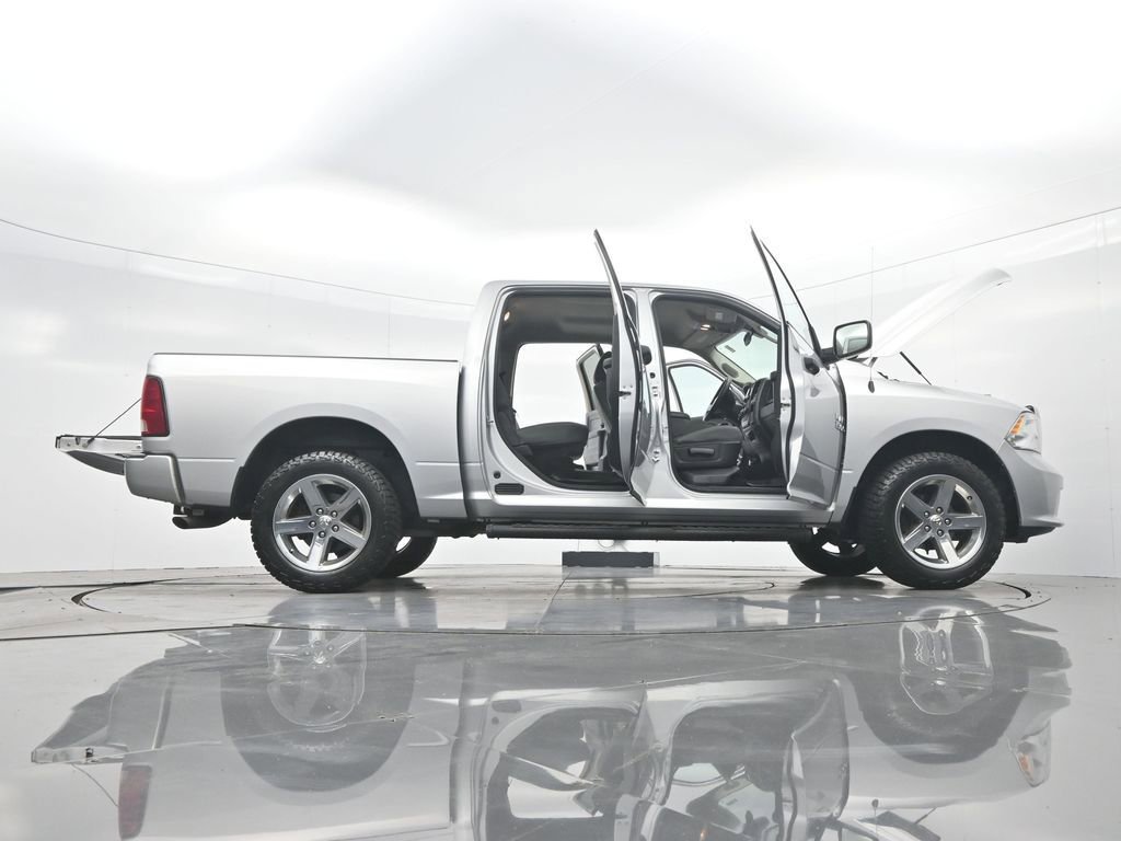Used 2017 RAM 1500 Express AWD/4WD image 43