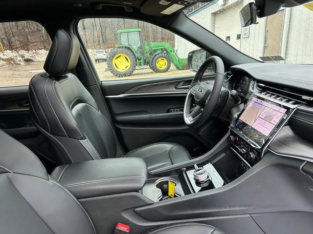 New 2025 Jeep Grand Cherokee Limited image 23