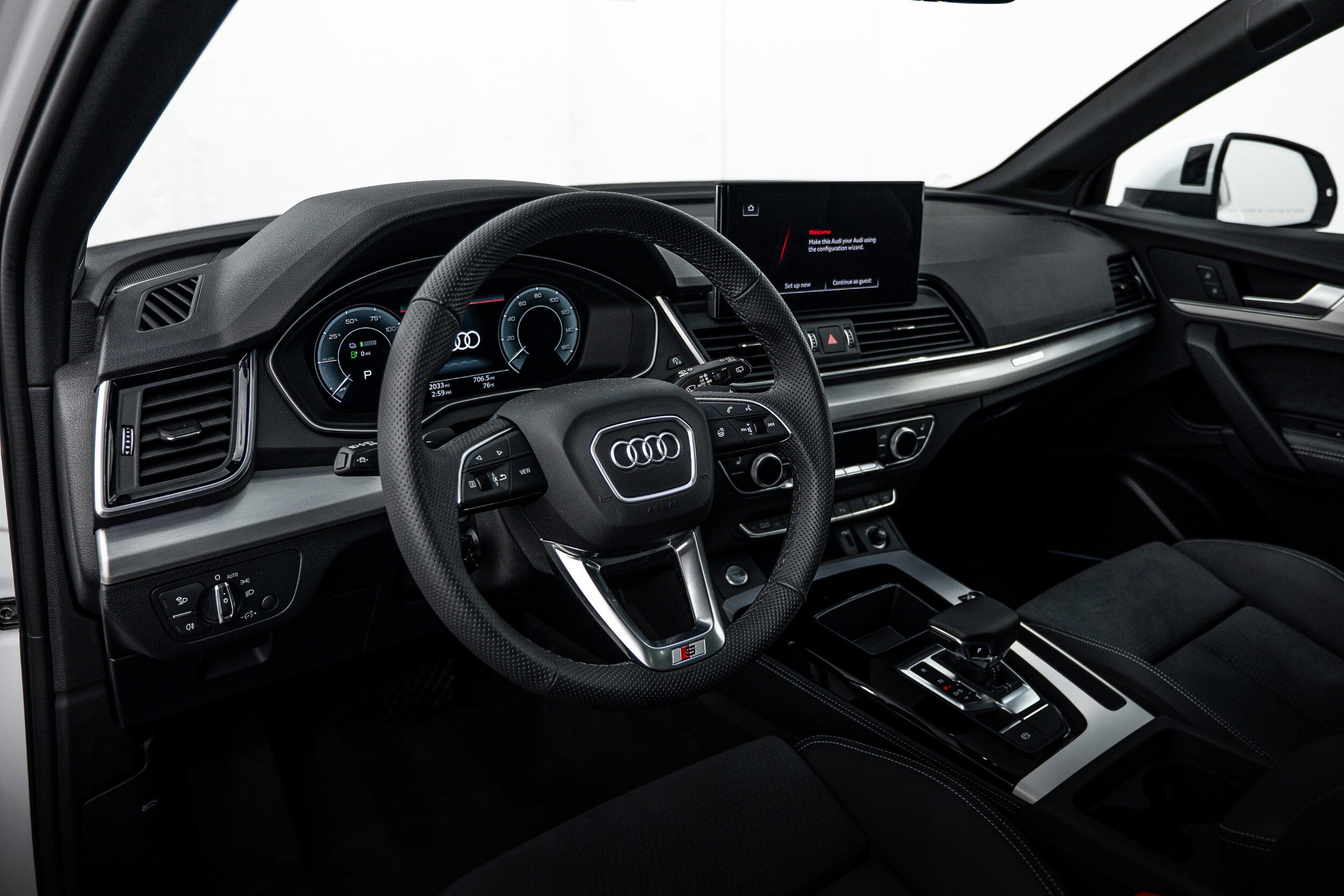 Certified 2025 Audi Q5 e Premium Plus AWD/4WD image 8