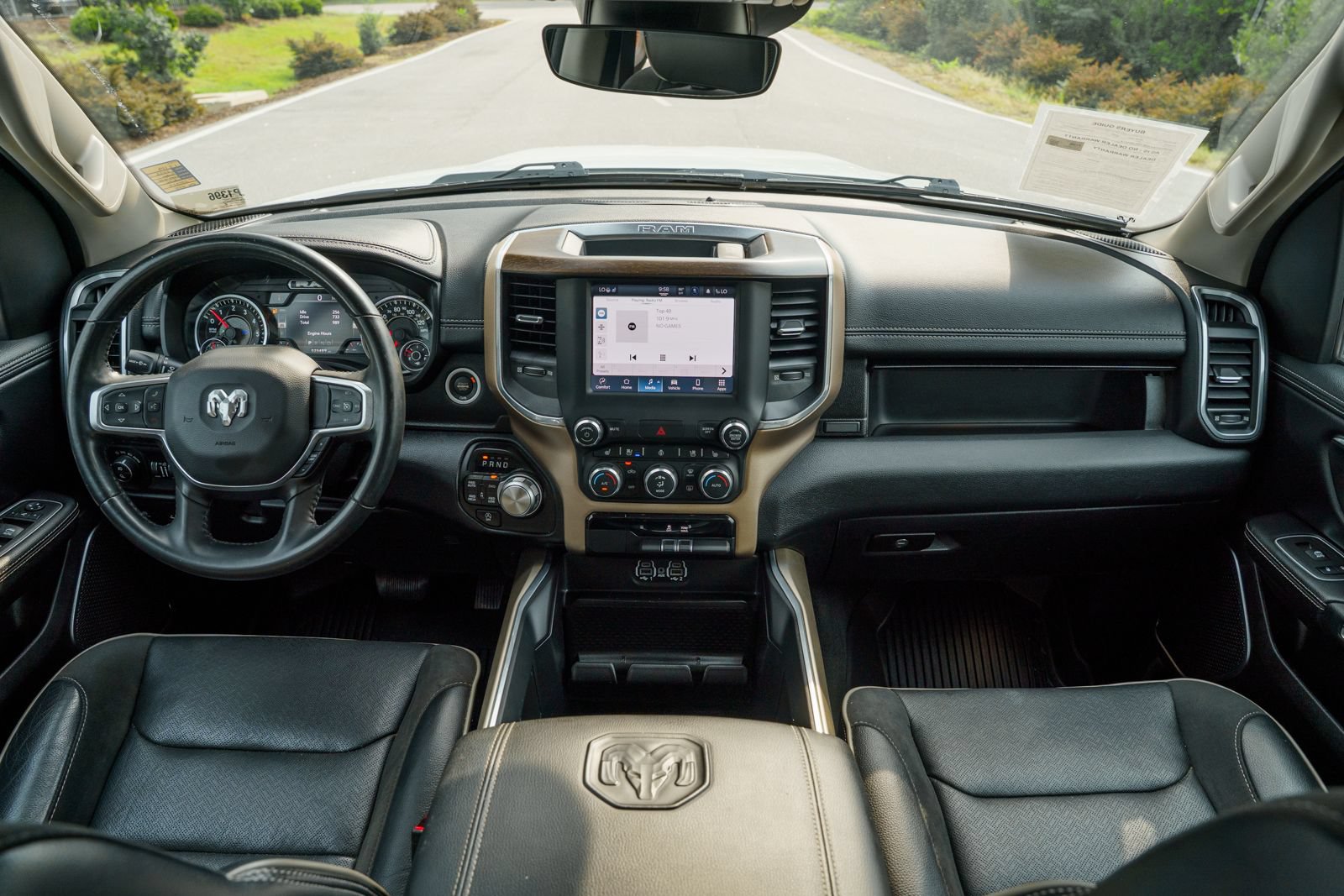 Used 2022 RAM 1500 Laramie AWD/4WD image 28