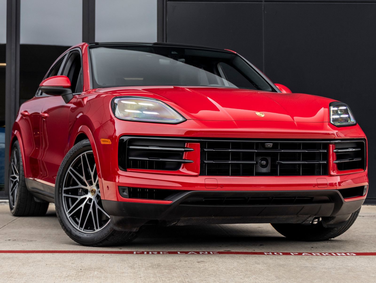 Certified 2024 Porsche Cayenne Coupe AWD/4WD image 6