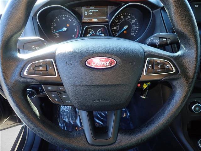 Used 2015 Ford Focus SE FWD image 11