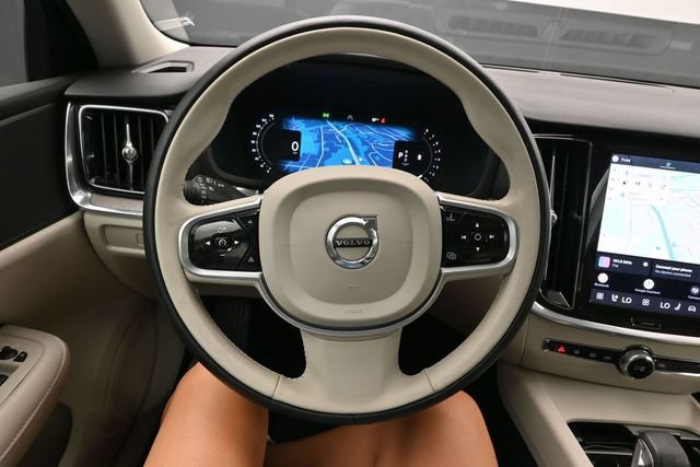 Used 2023 Volvo S60 B5 Plus FWD image 23