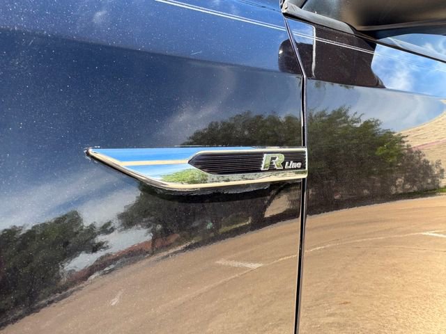 Used 2018 Volkswagen Passat 2.0T R-Line w/ R-Line Lighting Package image 7