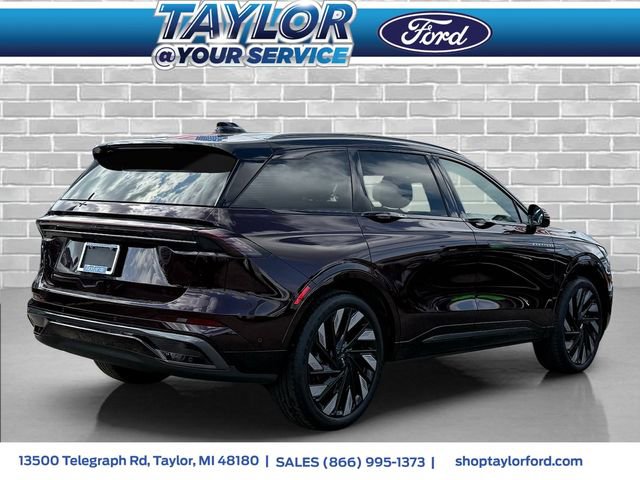 Used 2024 Lincoln Nautilus Reserve w/ Equipment Group 202A AWD/4WD image 3