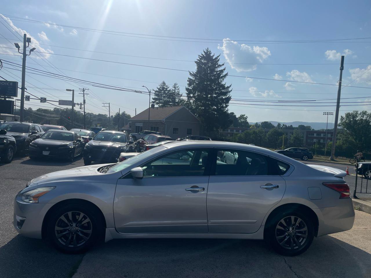 Used 2015 Nissan Altima 2.5 S w/ Special Edition Package FWD image 9