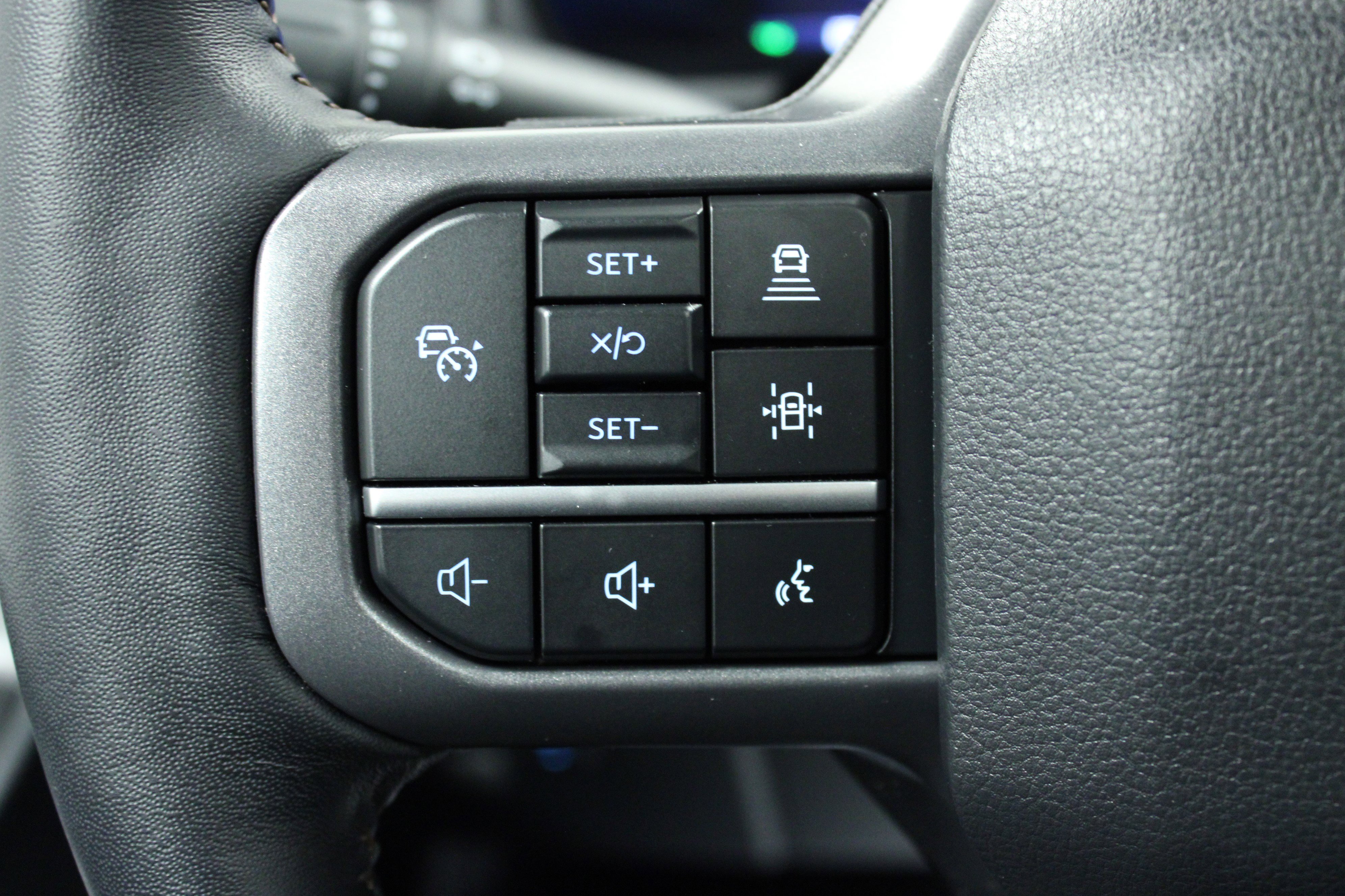 Used 2024 Ford F150 Lightning Lariat image 21