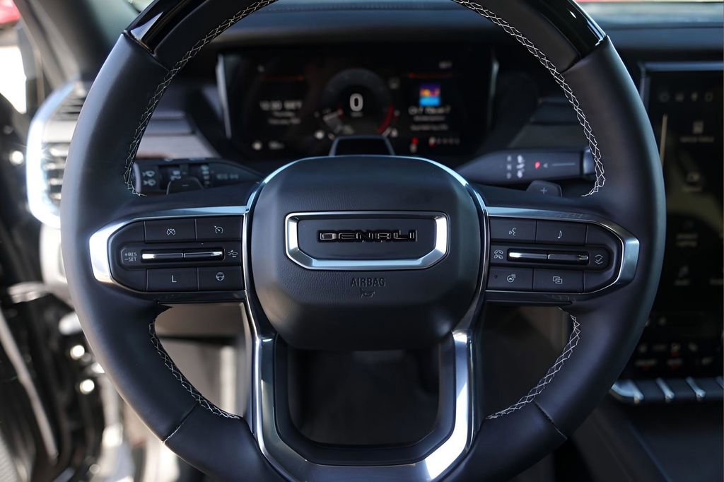 Used 2024 GMC Acadia Denali w/ Super Cruise Package image 12