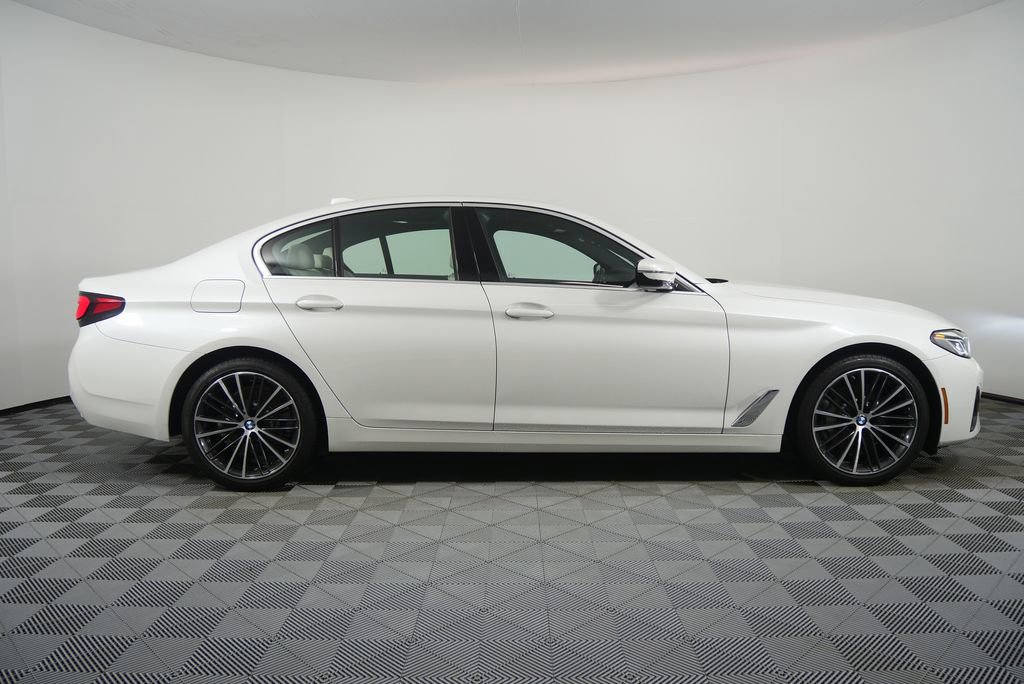 Certified 2023 BMW 530i w/ Premium Package image 2