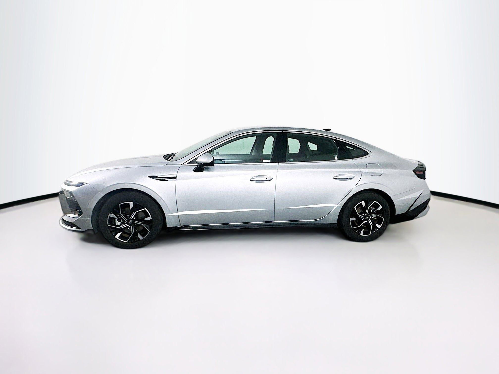 Used 2025 Hyundai Sonata SEL image 4