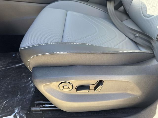 New 2026 Volkswagen Tiguan SE image 14