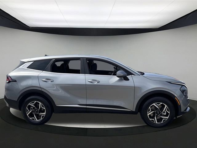Used 2024 Kia Sportage LX image 5
