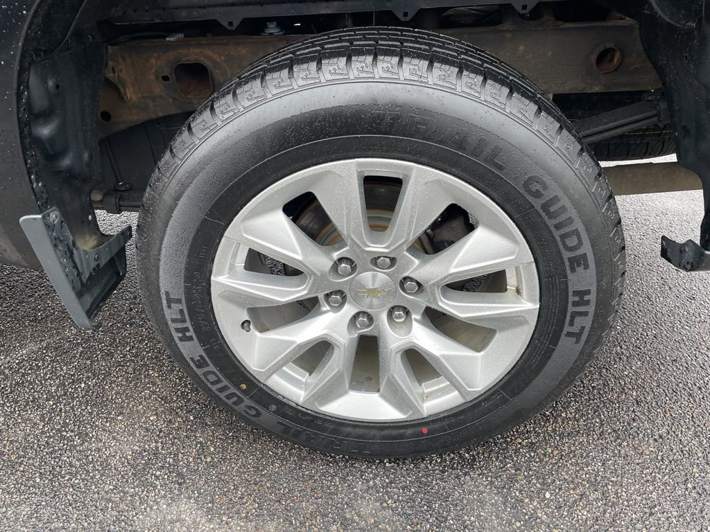 Used 2020 Chevrolet Silverado 1500 Custom w/ Custom Value Package image 4