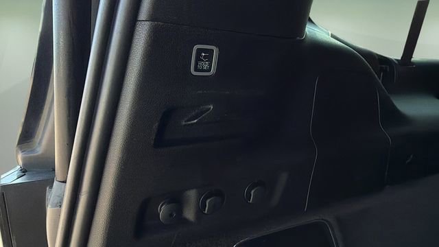 Used 2024 Jeep Grand Wagoneer L Series III AWD/4WD image 41
