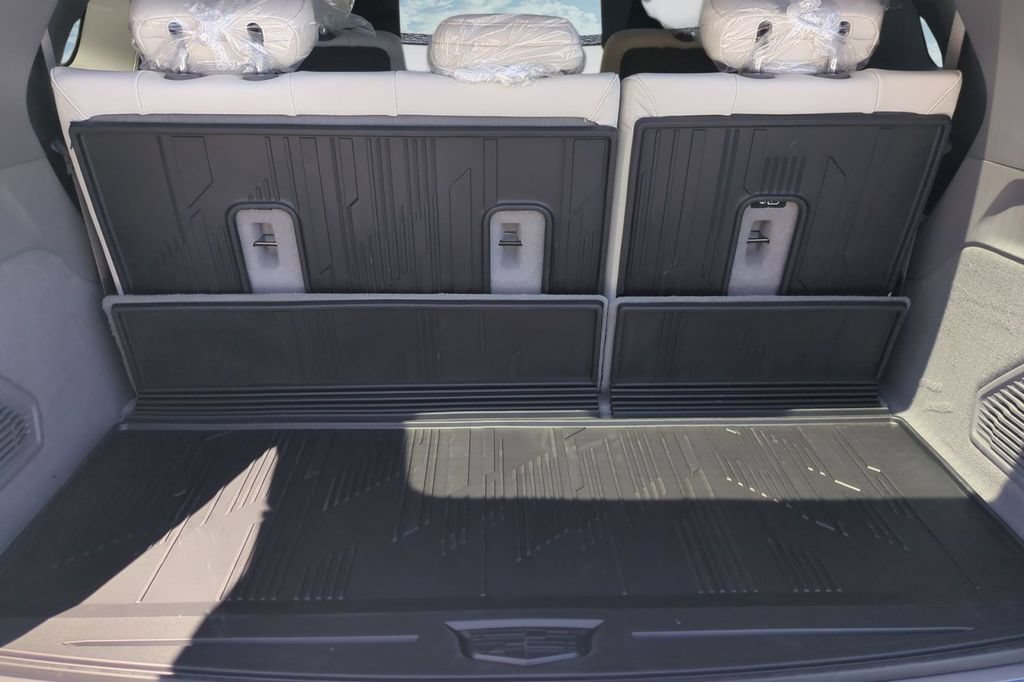 New 2026 Cadillac Escalade IQ Sport 1 w/ LPO, Floor Liner Package AWD/4WD image 15
